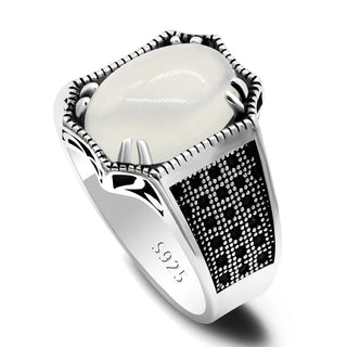 Lucky Antique White Agate Stone Ring